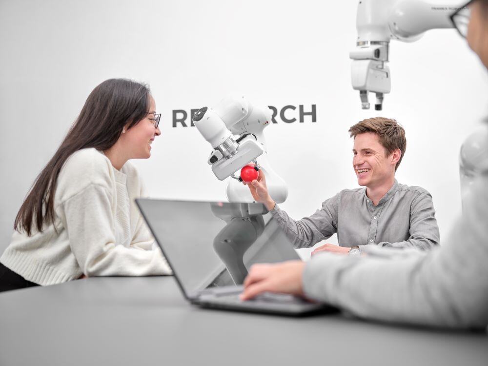 Робот Franka Robotics franka research 3 inkl 2-finger gripper