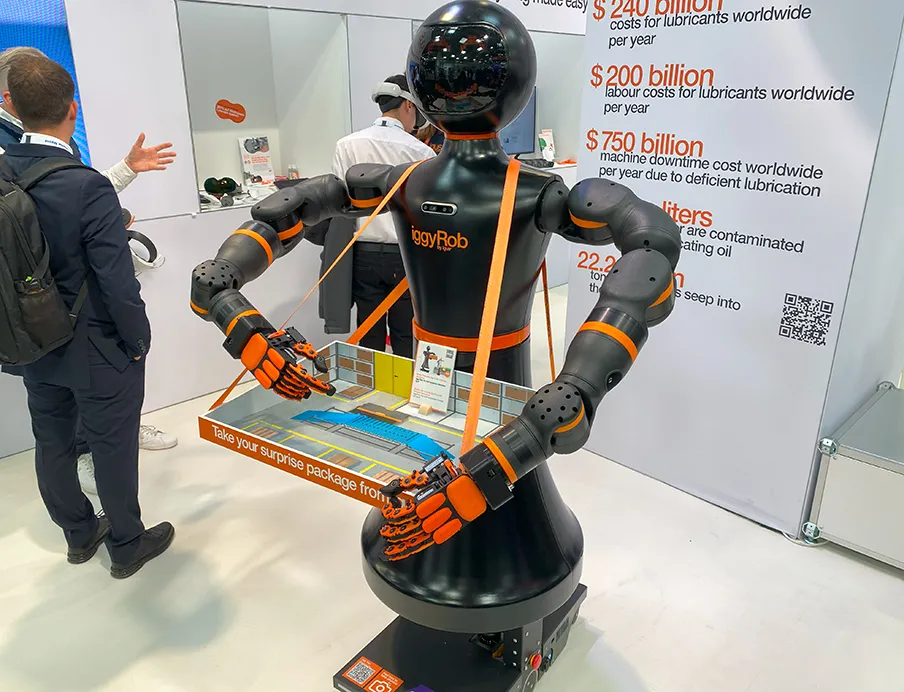 iggyRob – The Humanoid Service Robot from igus® — фото 3