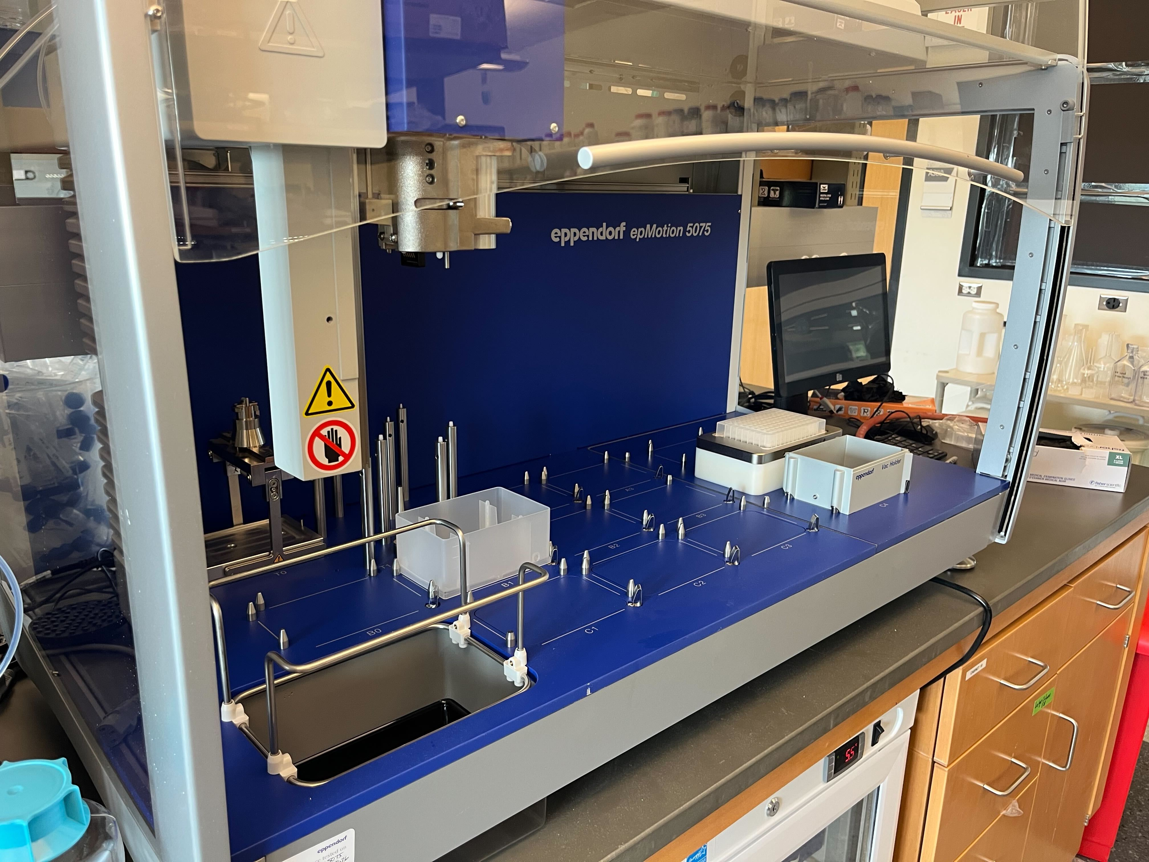 Робот Eppendorf epMotion 5075t