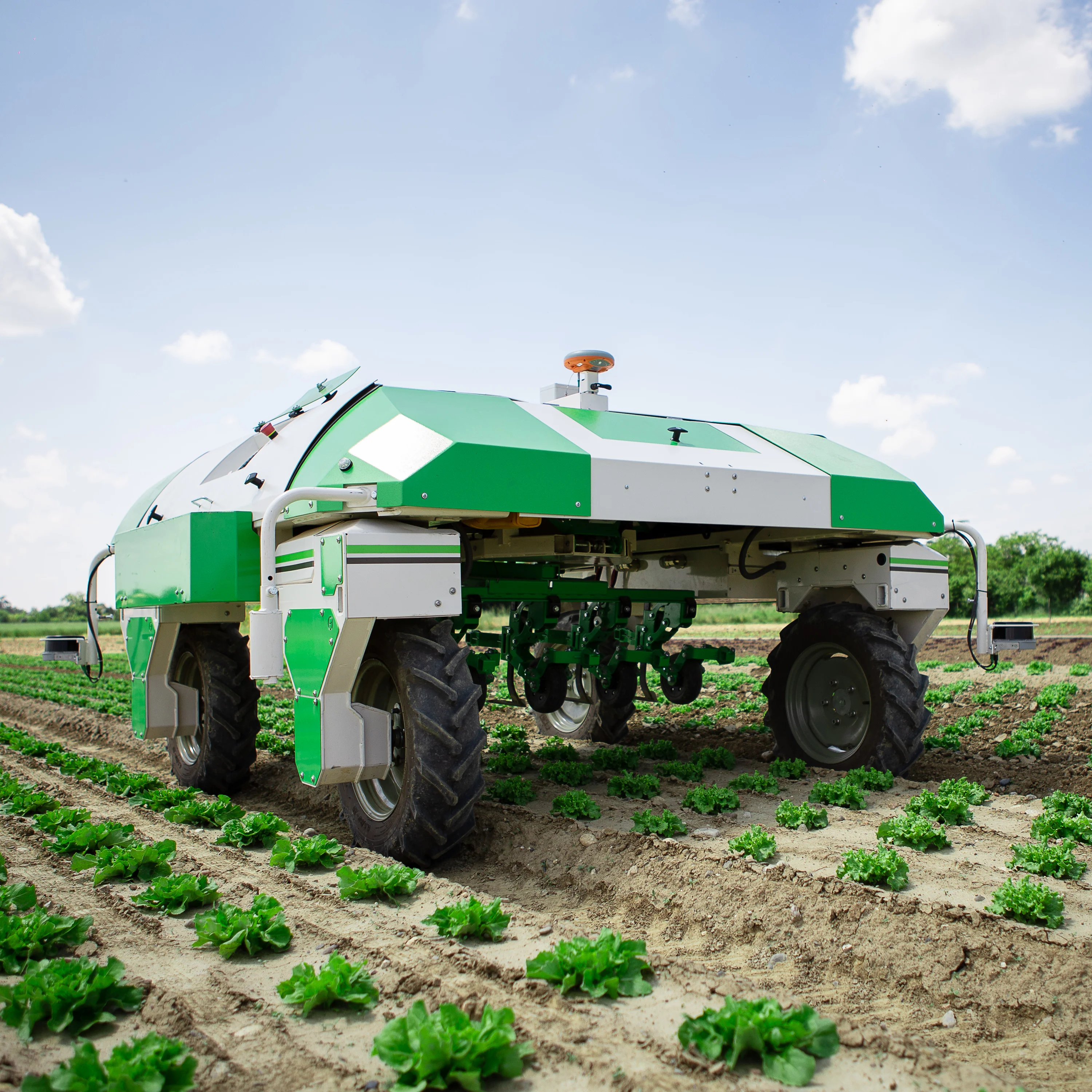 Робот Unknown Dino Naïo Technologies mechanical vegetable weeding agricultural robot