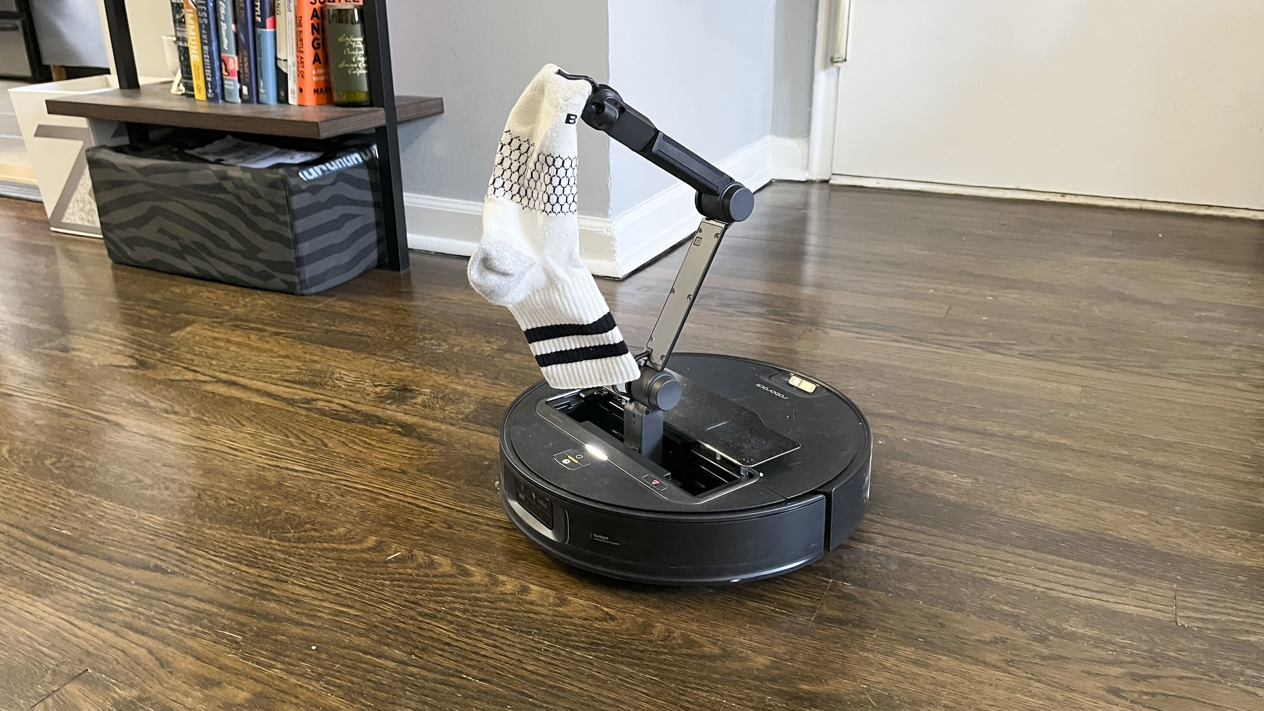 Робот Roborock Saros Rover