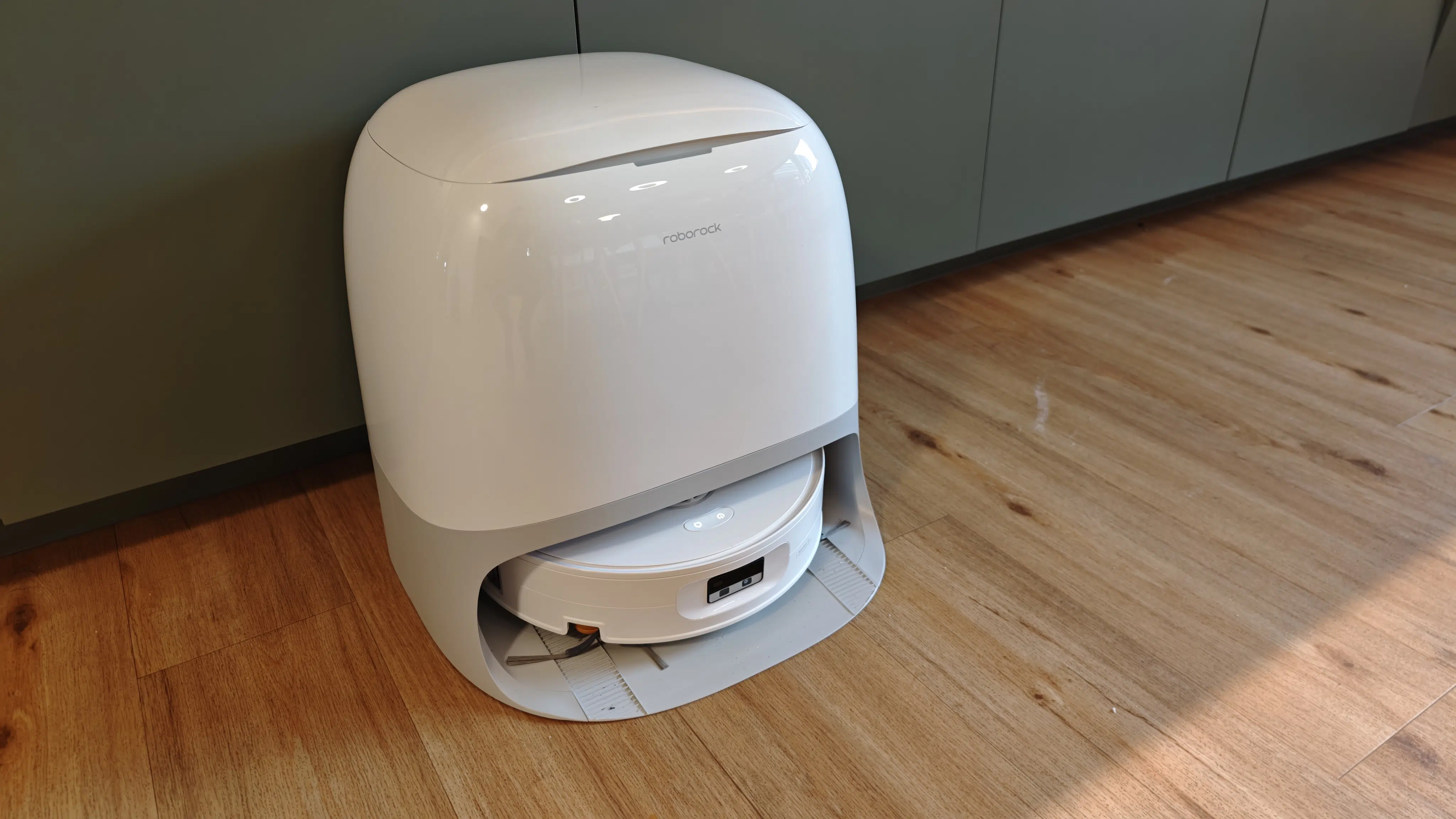 Гуманоидные роботы Xiaomi saugroboter roborock qrevo curv 2 flowx weiss