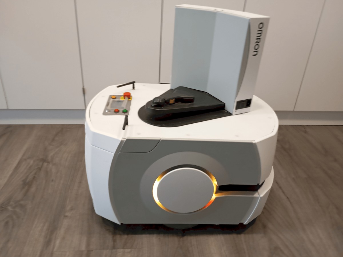 Робот Omron LD-90
