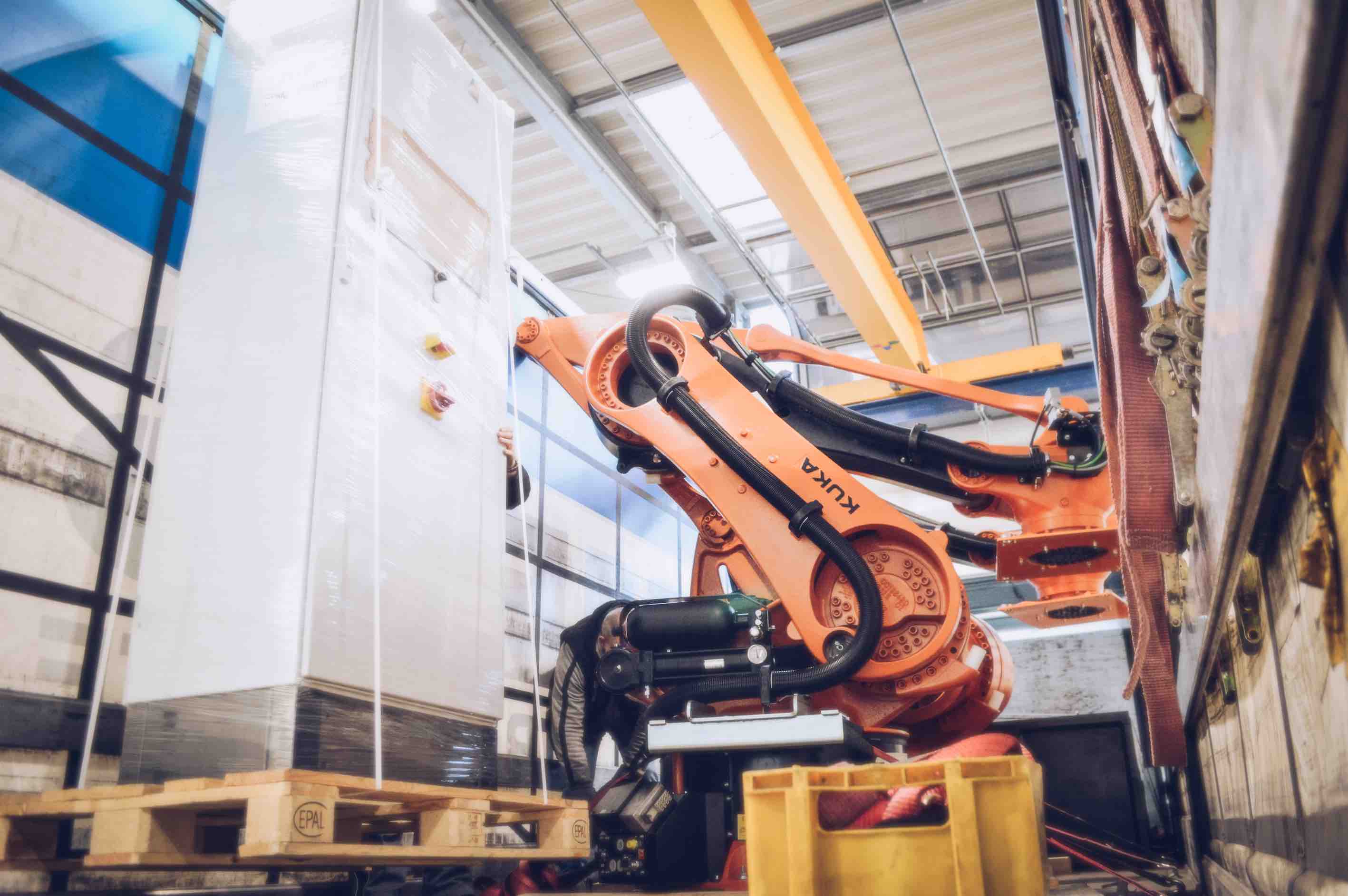 Робот KUKA KR 700 PA