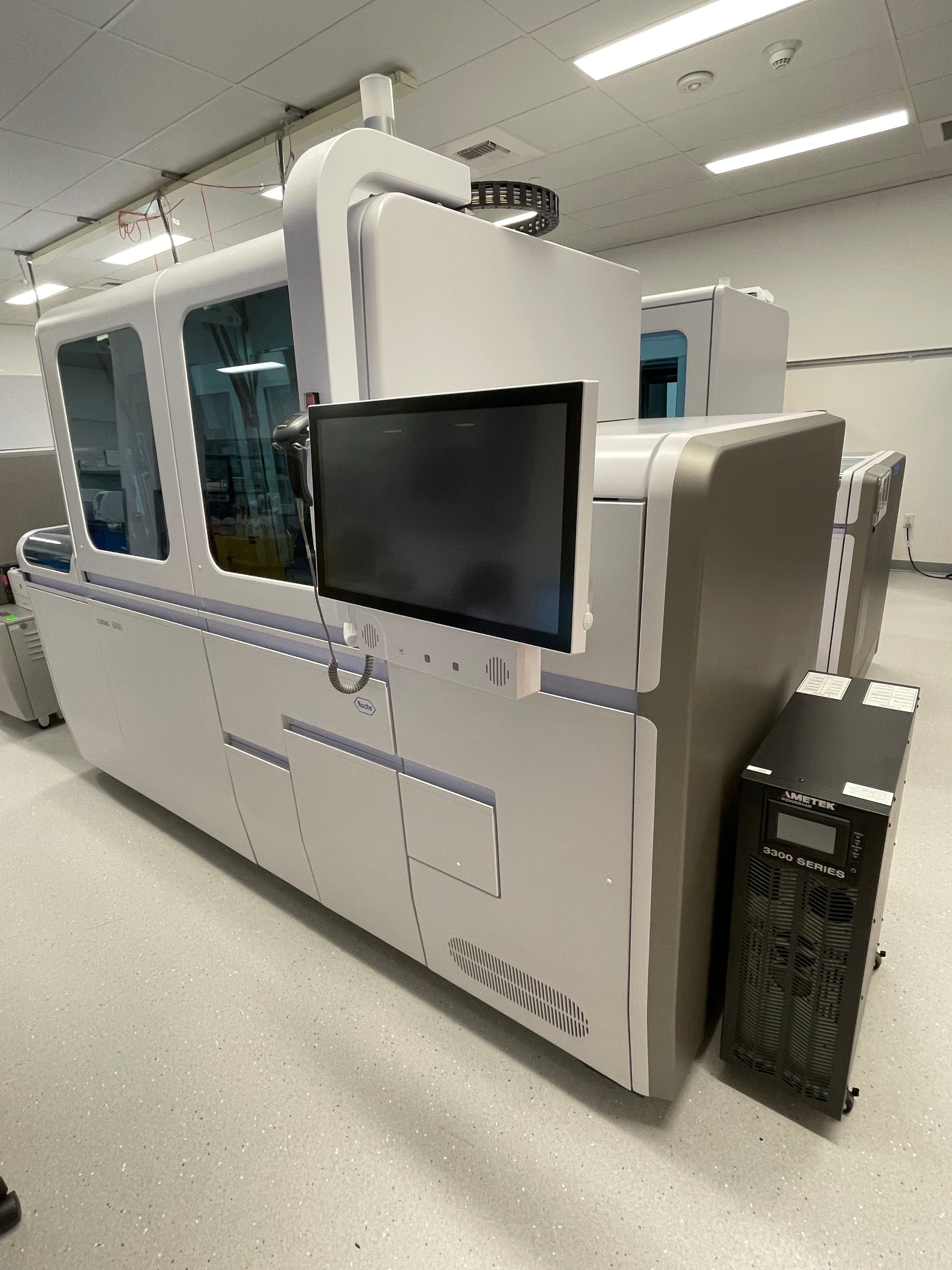 Робот Roche cobas 8800