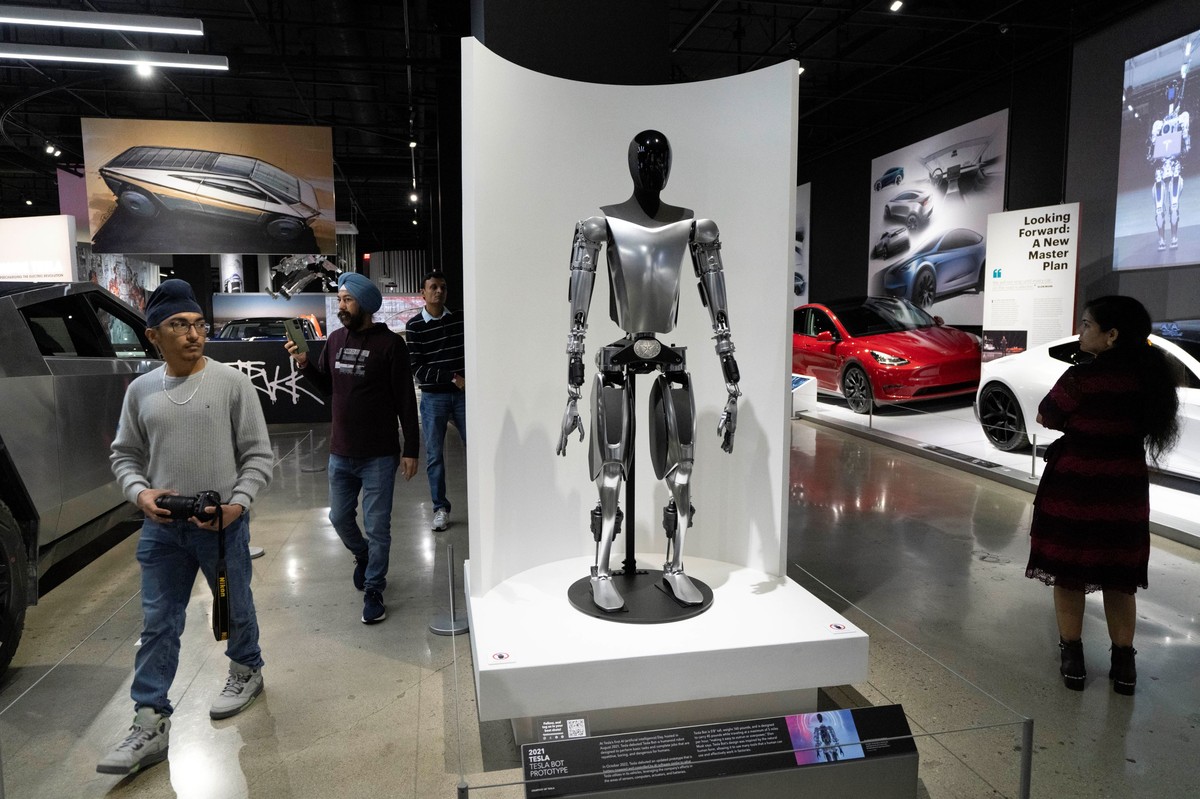 Робот Tesla Optimus (Tesla Bot)