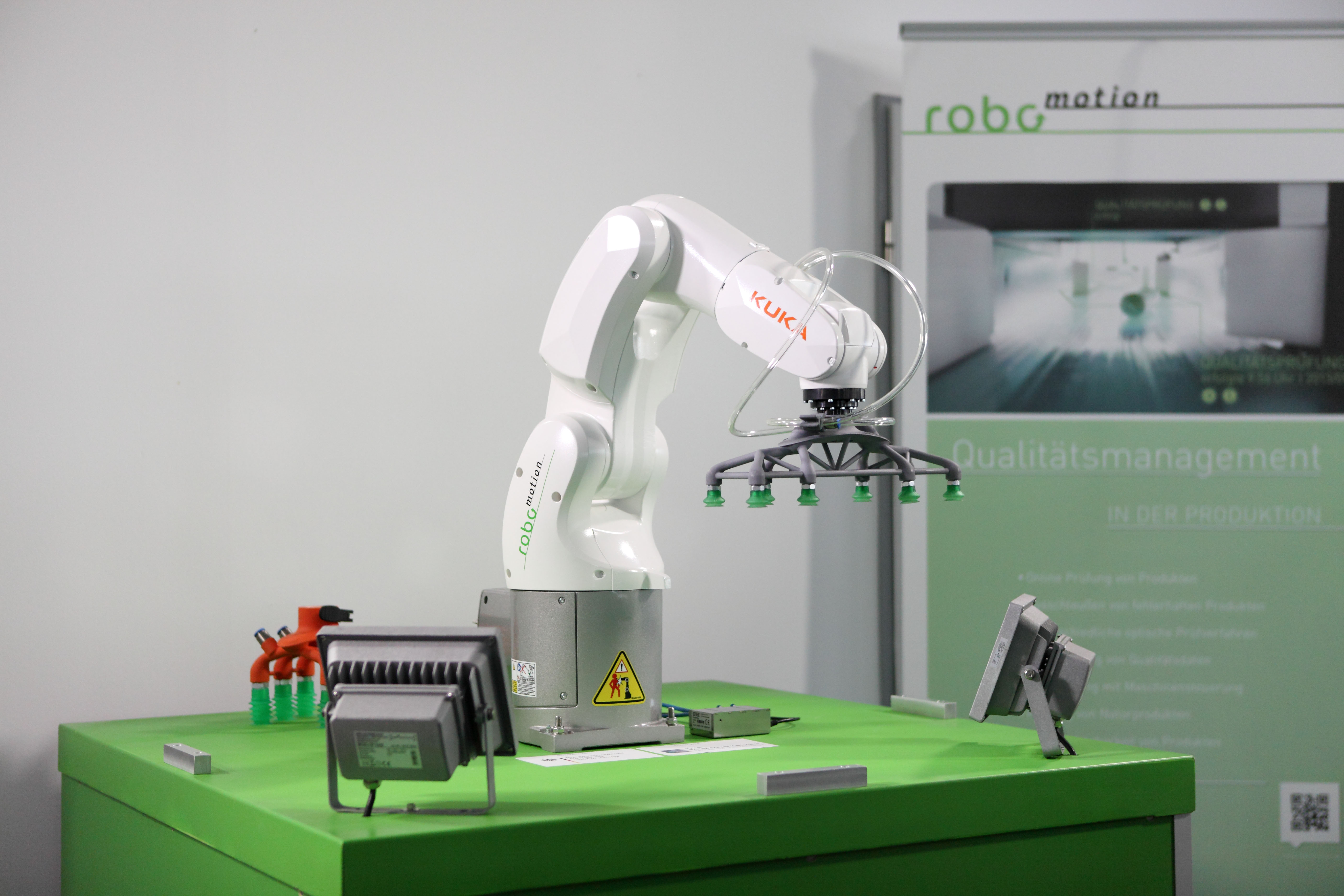 Робот KUKA KR 3 R540 AGILUS
