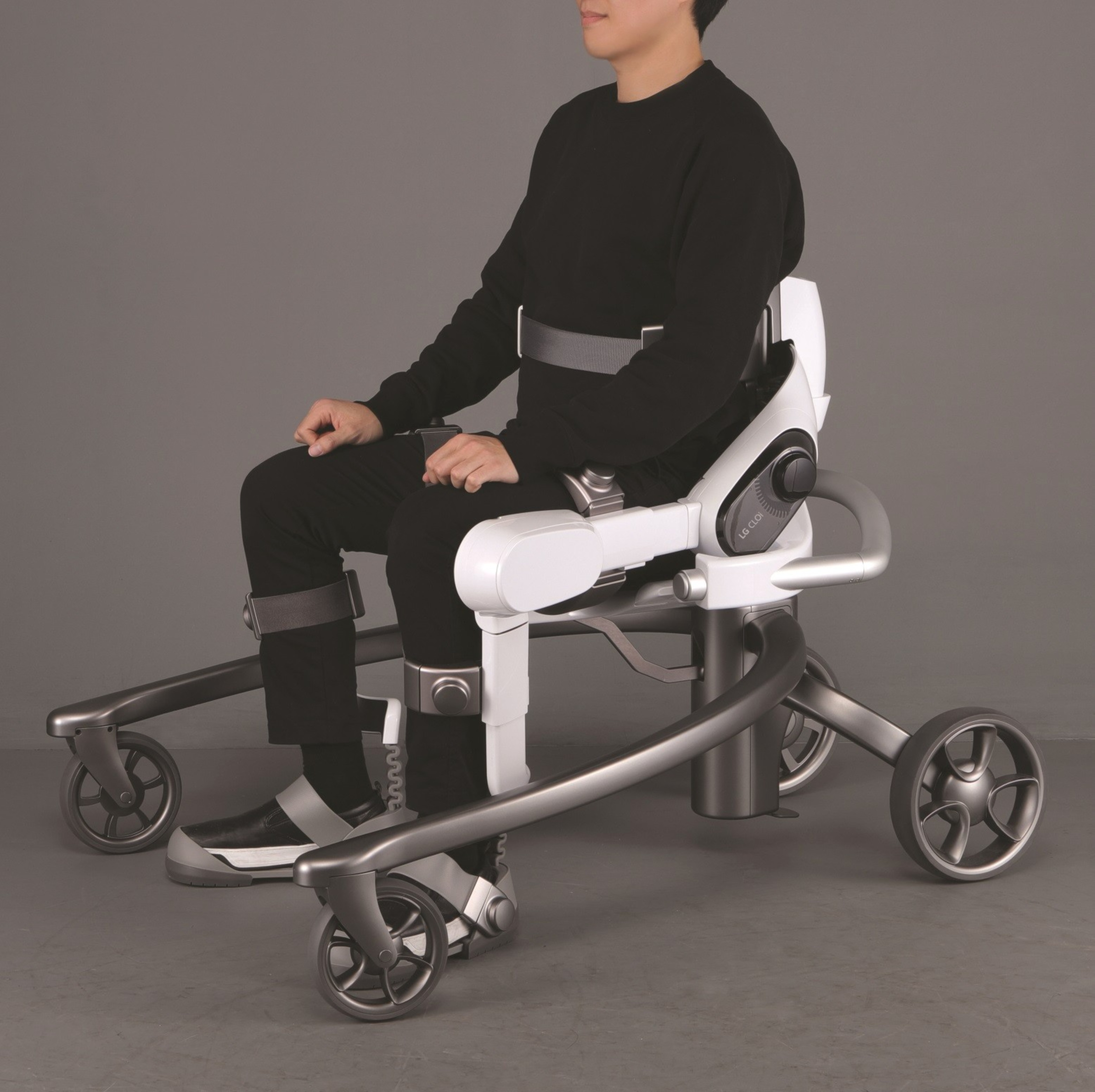 Робот LG Electronics LG CLOi SuitBot