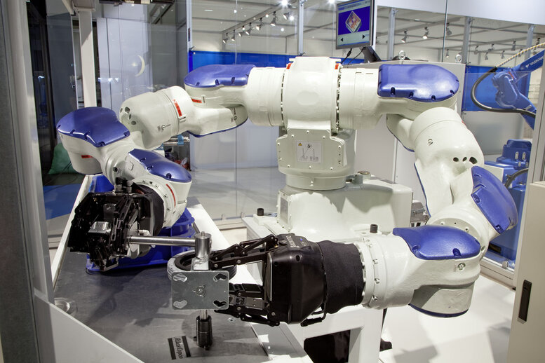 Робот Yaskawa SDA10D