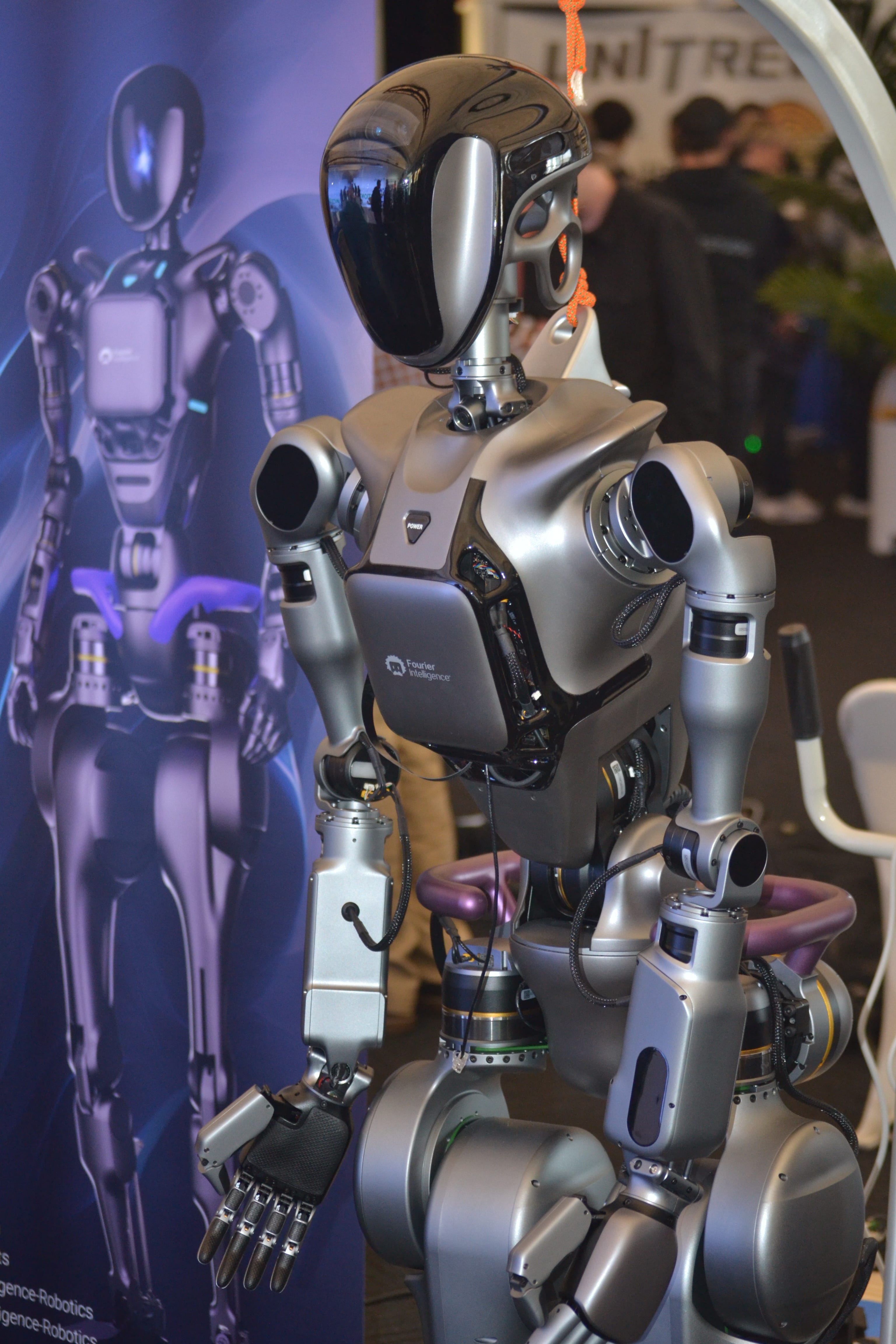 Робот Fourier Intelligence ExoMotus M4