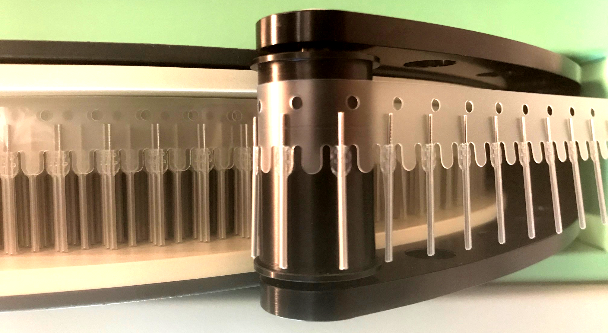 Робот SPT Labtech mosquito HV