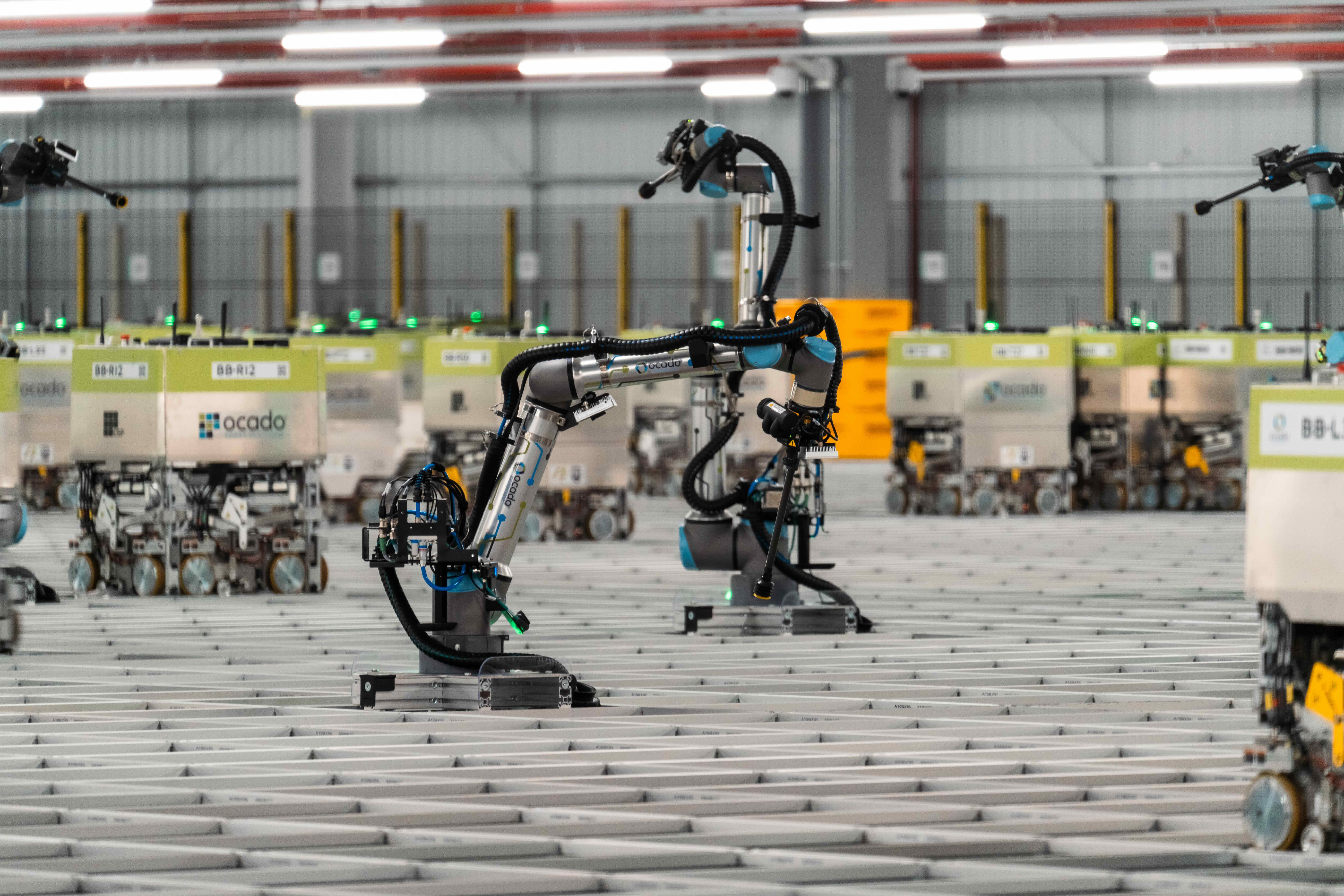 Робот Ocado Technology On Grid Robotic Pick (OGRP)