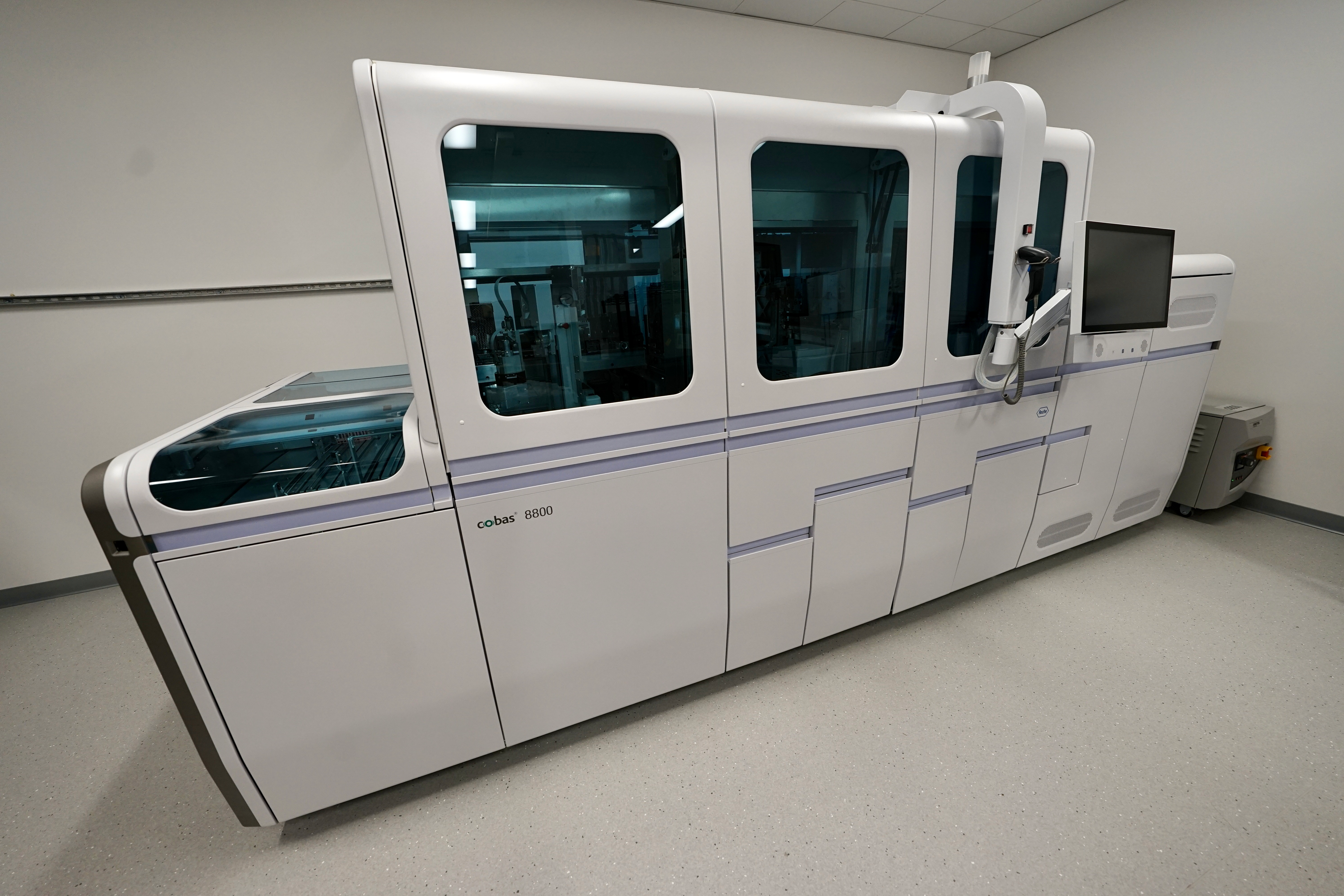 Робот Roche cobas 6800