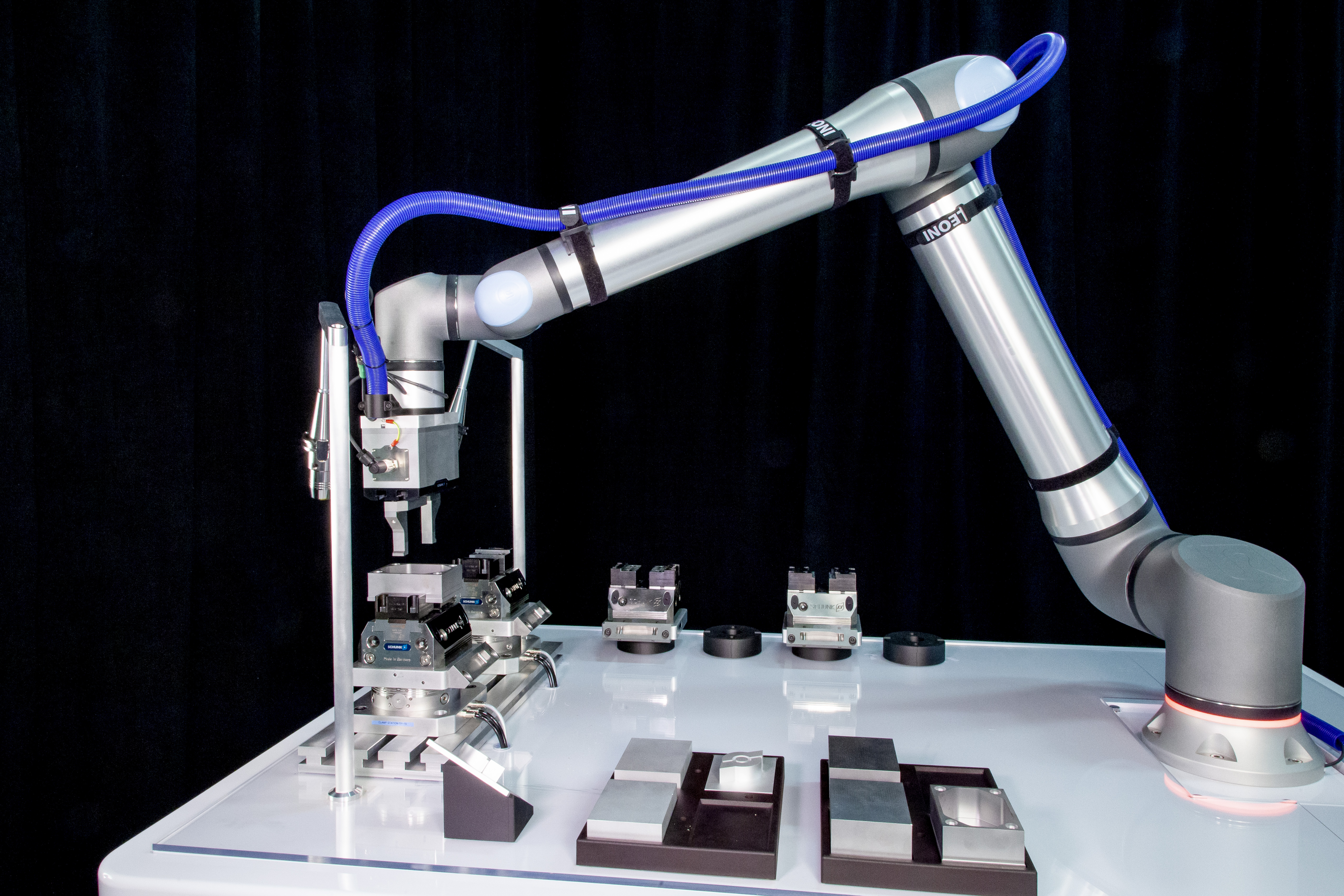 Робот Universal Robots UR5e Pharma
