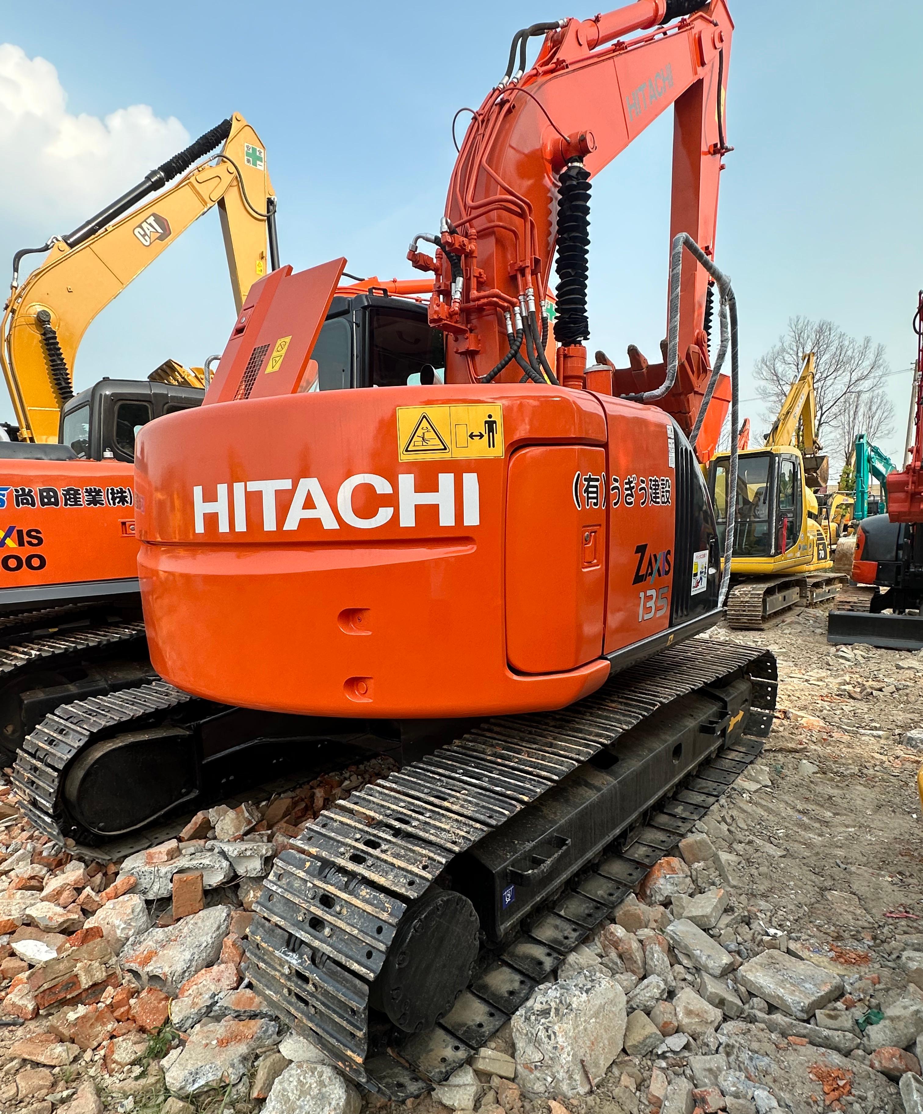 Робот Hitachi ZX135 Breaker