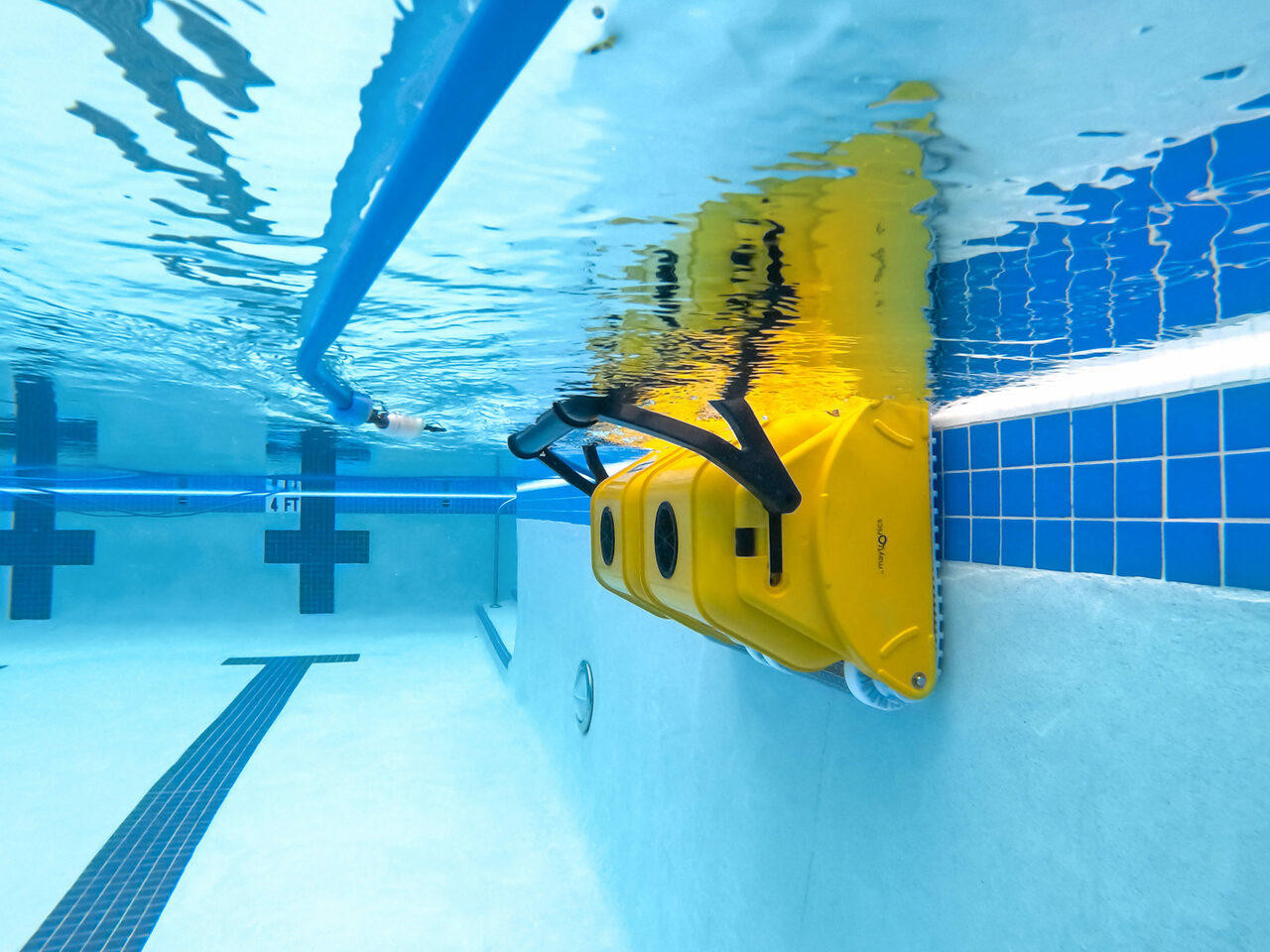 Робот Maytronics Dolphin Wave 120